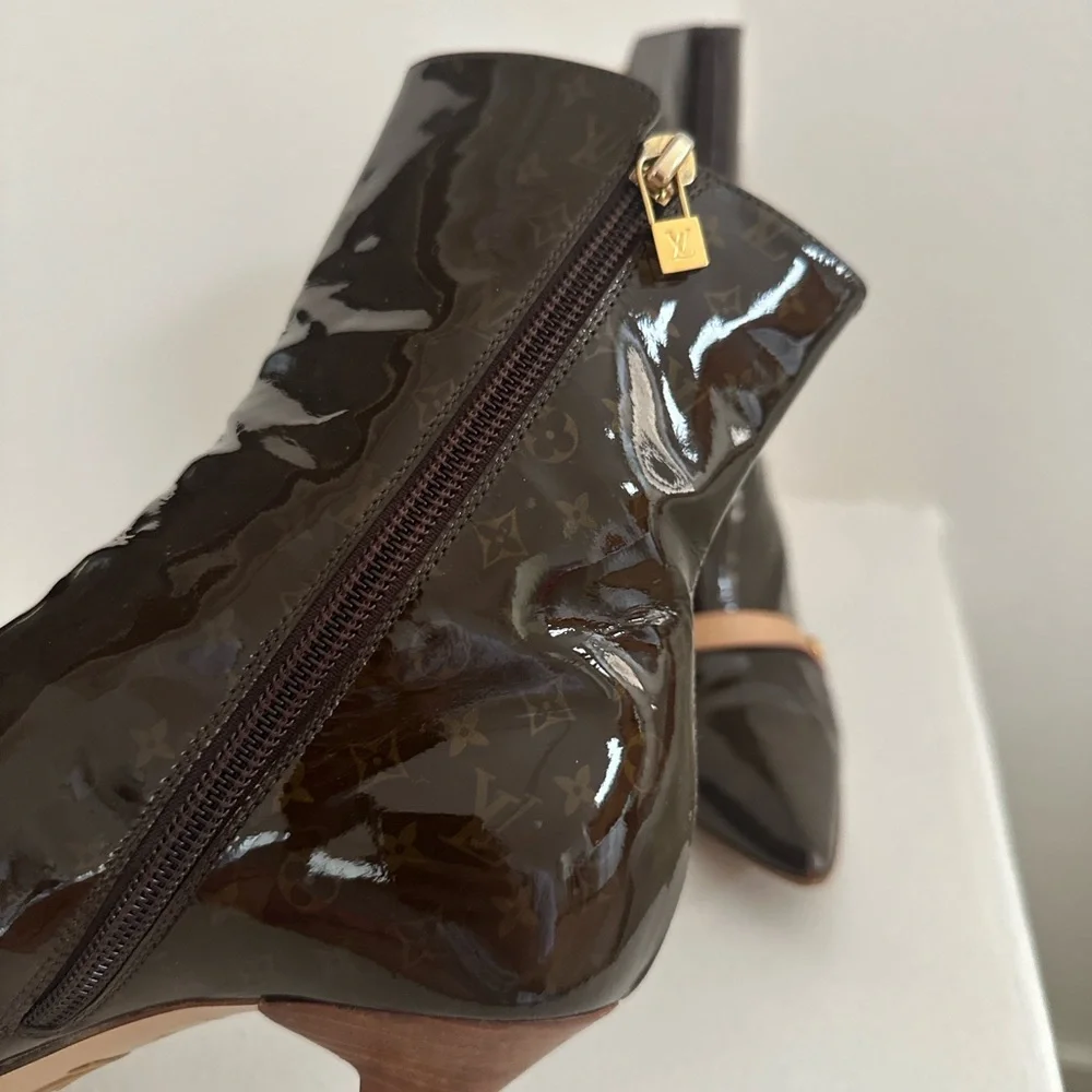 LOUIS VUITTON 🔒 LV Monogram Brown Patent Ankle Boots with Lock Charm Zip Sz 37.5 - Picture 2 of 11